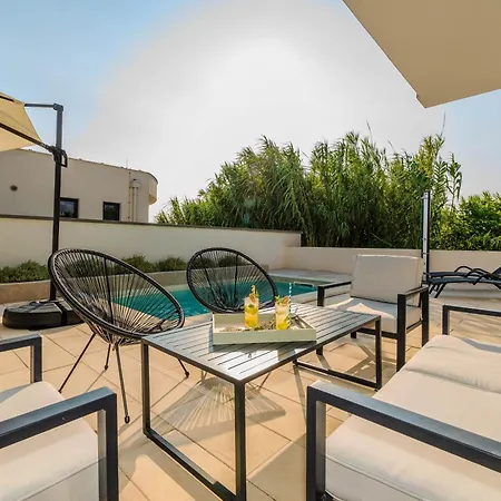 Villa Beachfront Jugo With Seaview Privlaka (Zadar)