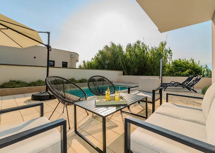 Willa Beachfront Jugo With Seaview Privlaka (Zadar)