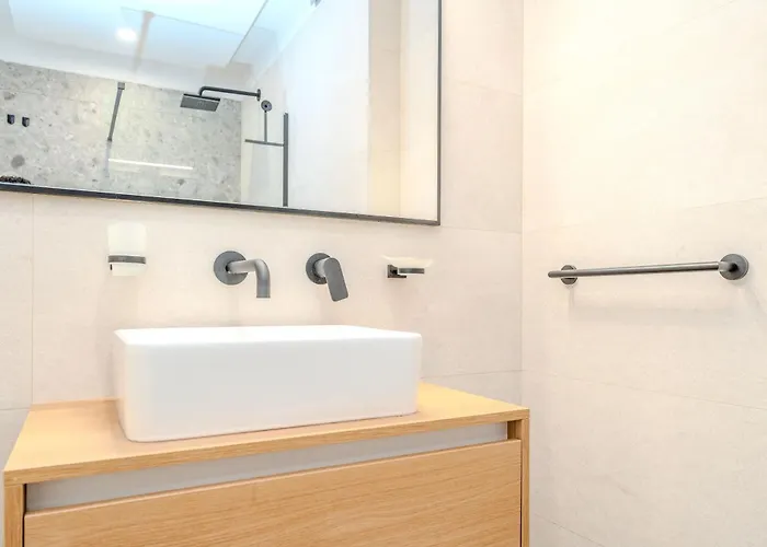 Beachfront Jugo With Seaview Willa