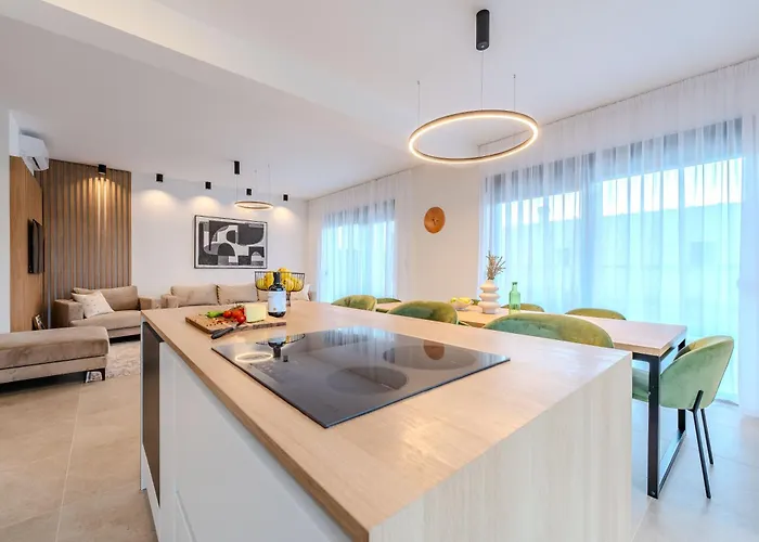 Beachfront Jugo With Seaview Villa *