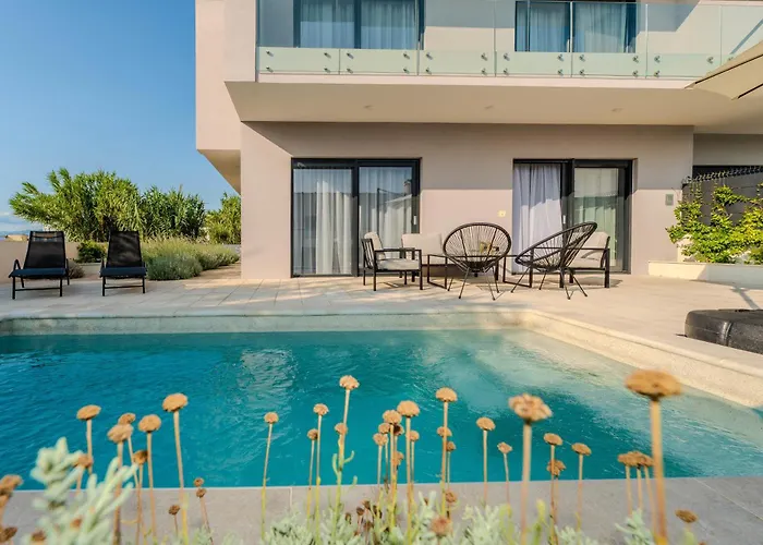 Villa Beachfront Jugo With Seaview *