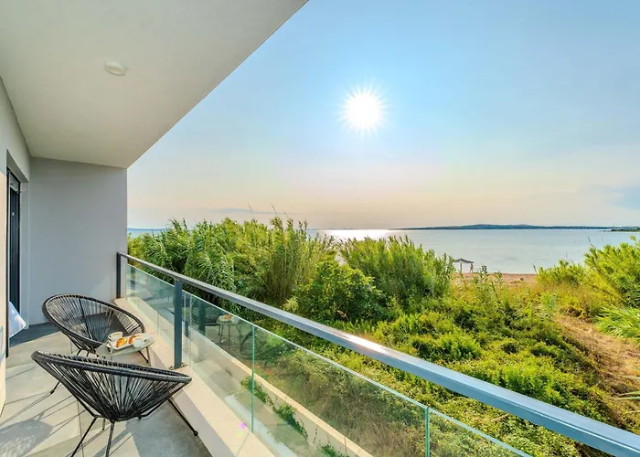 Beachfront Jugo With Seaview Villa *