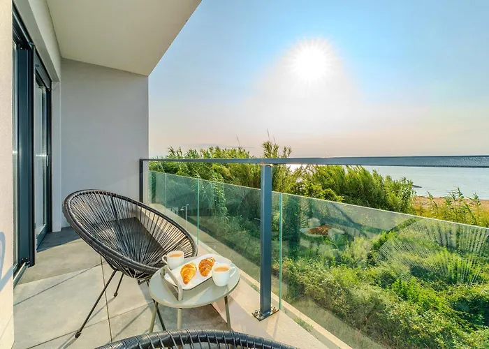 Villa Beachfront Jugo With Seaview *