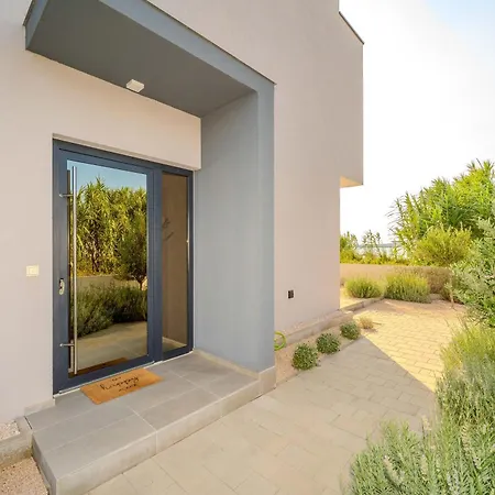 Villa Beachfront Jugo With Seaview *