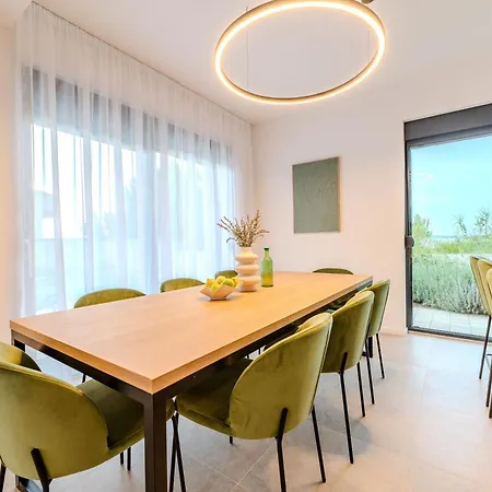 Beachfront Jugo With Seaview Villa Privlaka (Zadar)