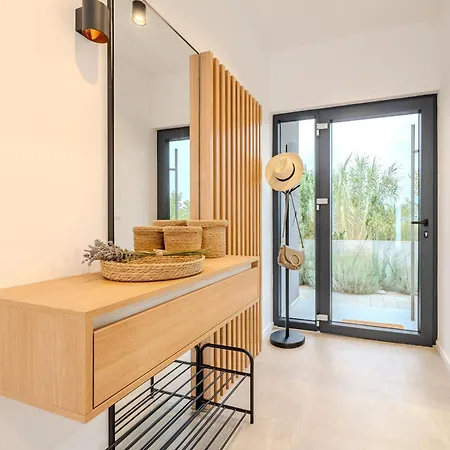 Beachfront Jugo With Seaview *