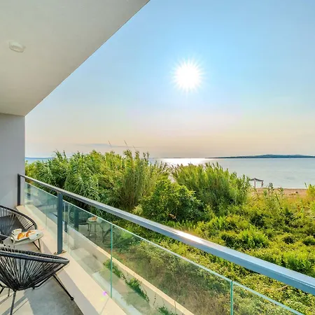 Beachfront Jugo With Seaview Villa *