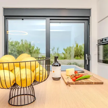 Villa Beachfront Jugo With Seaview