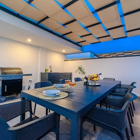 Beachfront Jugo With Seaview