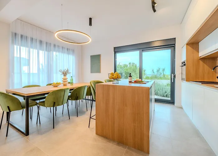 Beachfront Jugo With Seaview *