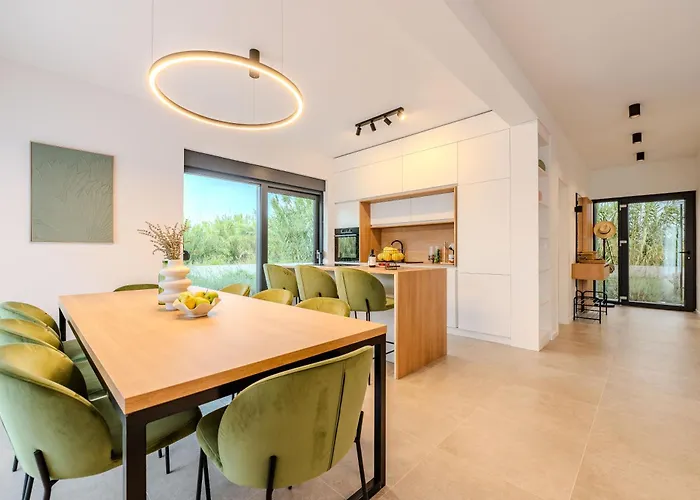 Beachfront Jugo With Seaview *